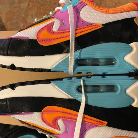 Nike Air Max 90 Futura - Picture 2 of 5